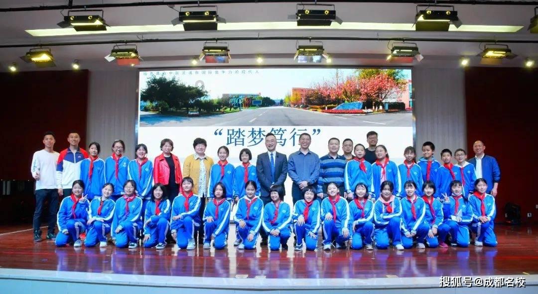 北京服装设计学院艺考怎么考，考些什么，要有些什么美术功底吗？