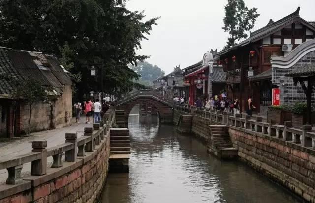 护栏英语怎么说?